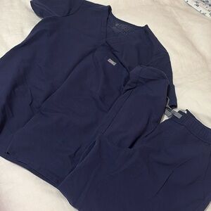 Navy blue jogger figs set. Medium